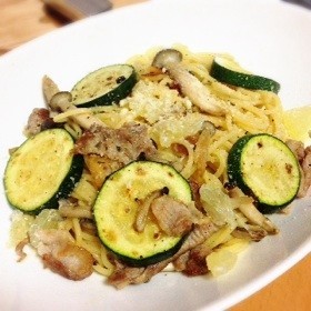 ズッキーニと豚肉のさっぱりパスタ